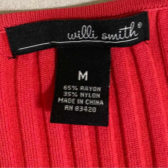 Red Ribbed V-Neck Top - Size Medium - Picture 3 of 6